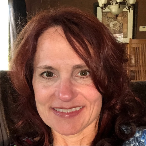 Meet your Posher, Sandra - Picture 1 of 1